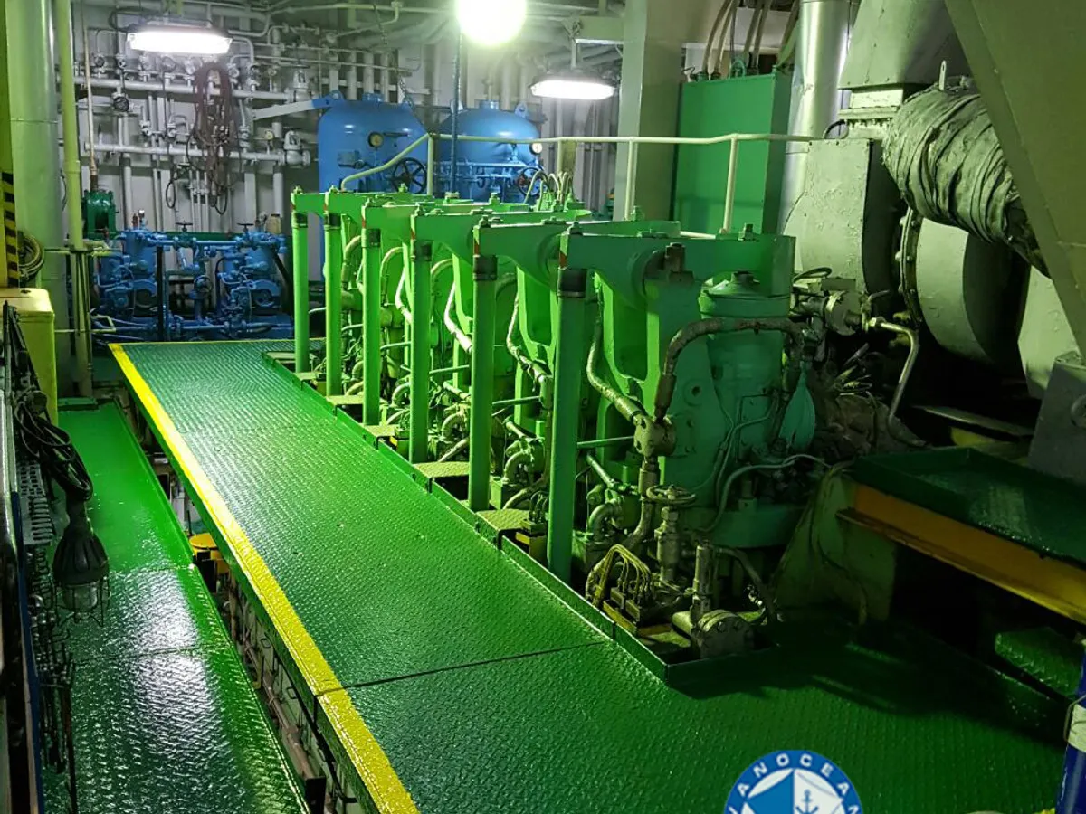 Tàu chở dầu/hóa chất để bán