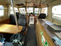 Tàu dẫn đường để bán