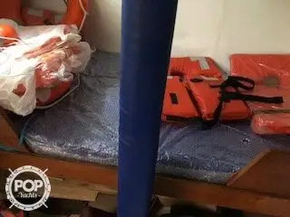 Tàu cung cấp để bán