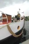 Tàu du lịch để bán