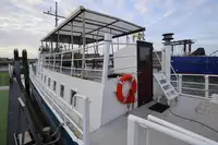 Sà lan để bán