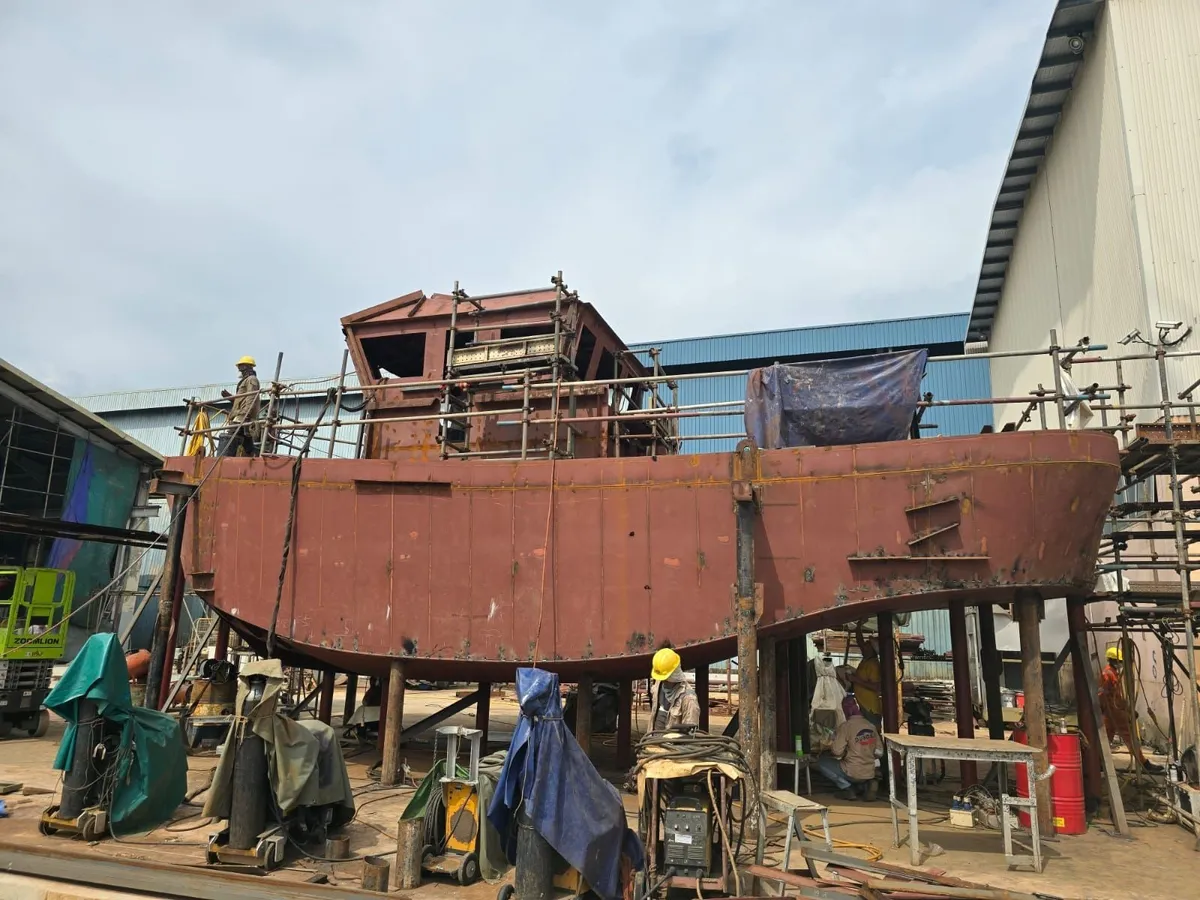Tàu kéo để bán