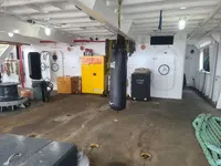 Tàu kéo để bán