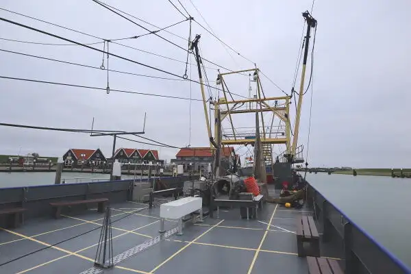 Tàu chở khách để bán