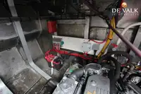 Tàu chở thủy thủ đoàn để bán