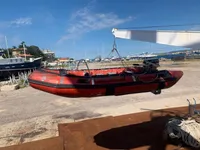 Tàu kéo để bán