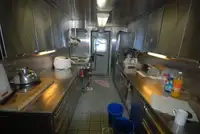Tàu đổ bộ, chở hàng để bán