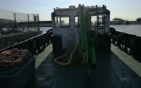 Tàu làm việc để bán