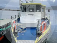Tàu phà để bán