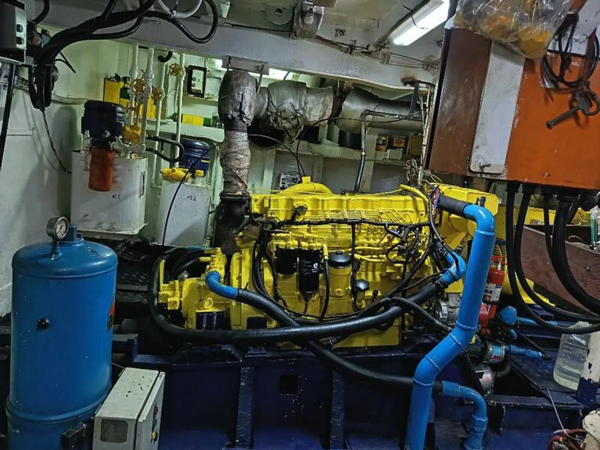 Tàu cung cấp để bán