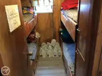 Tàu kéo lưới để bán