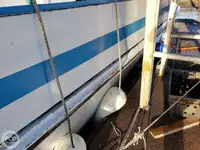 Tàu phà để bán