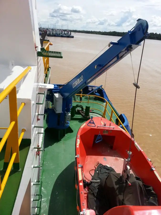 Tàu đổ bộ, chở hàng để bán