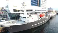 Tàu container để bán