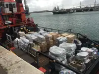 Tàu kéo để bán