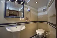 Tàu du lịch để bán