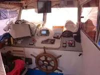 Tàu kéo lưới để bán