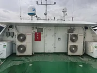 Tàu hai thân để bán
