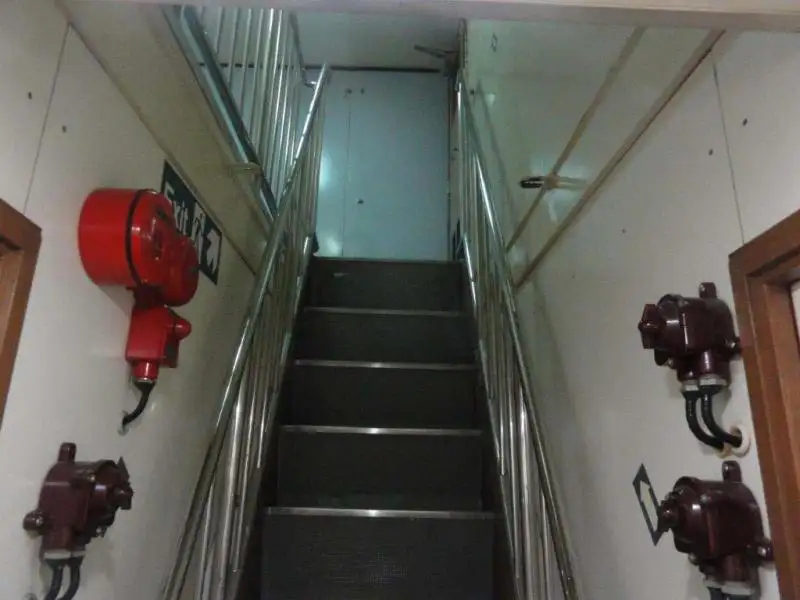 Tàu cung cấp để bán
