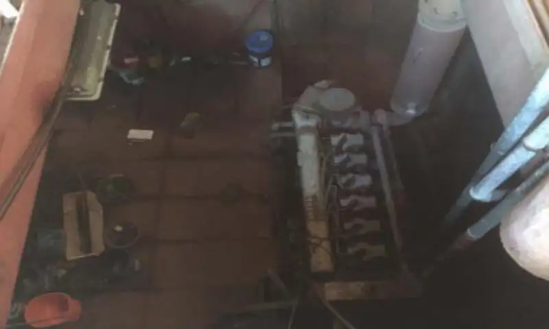 Sà lan để bán