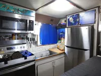 Tàu nghiên cứu để bán
