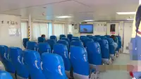 Tàu hai thân để bán