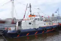 Tàu chở thủy thủ đoàn để bán