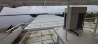 Tàu du lịch để bán