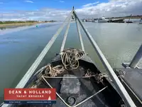Tàu kéo để bán