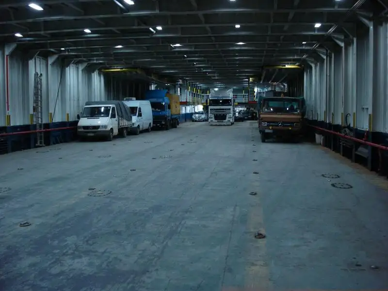 Tàu RoPax để bán