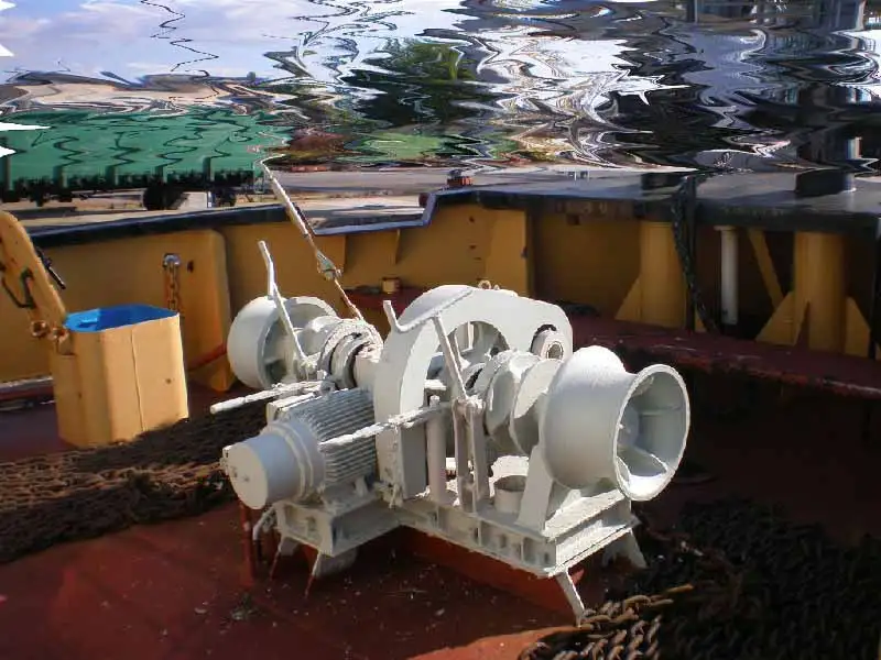 Tàu kéo để bán