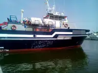 Tàu chở thủy thủ đoàn để bán
