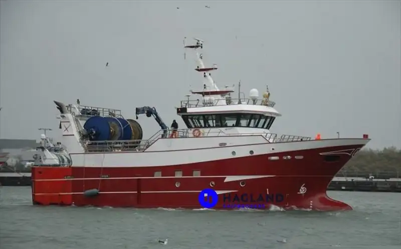 Tàu đánh bắt cá bằng lưới vây để bán