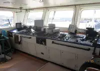 Tàu cung cấp cho giàn khoan (PSV) để bán