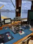 Tàu làm việc để bán