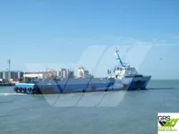 Tàu chở thủy thủ đoàn để bán