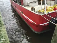 Tàu kéo lưới để bán