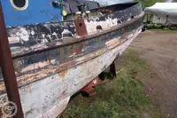 Tàu kéo để bán