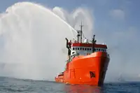 Tàu kéo để bán