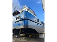 Tàu container để bán