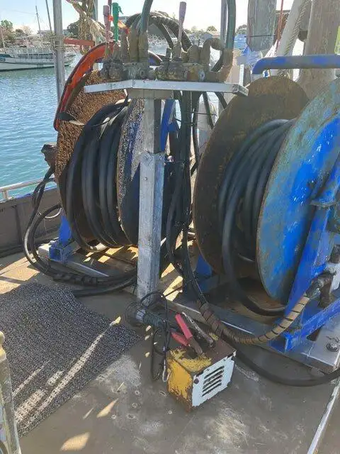 Kim loại phế liệu để bán