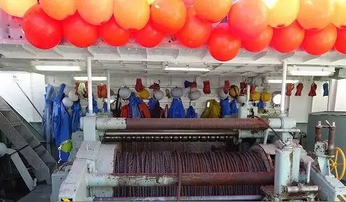 Tàu lưới vây để bán