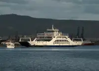 Tàu phà rao bán