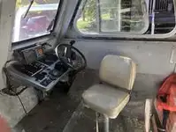 Tàu làm việc để bán