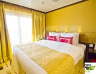 Tàu du lịch để bán