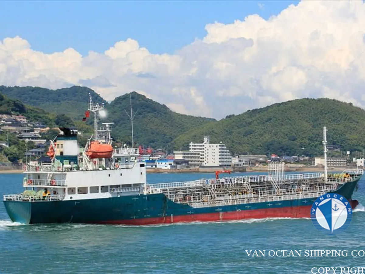 Tàu chở dầu/hóa chất để bán