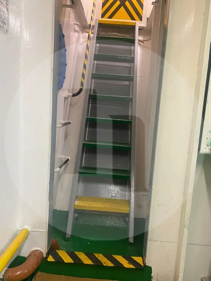 Tàu chở dầu/hóa chất để bán