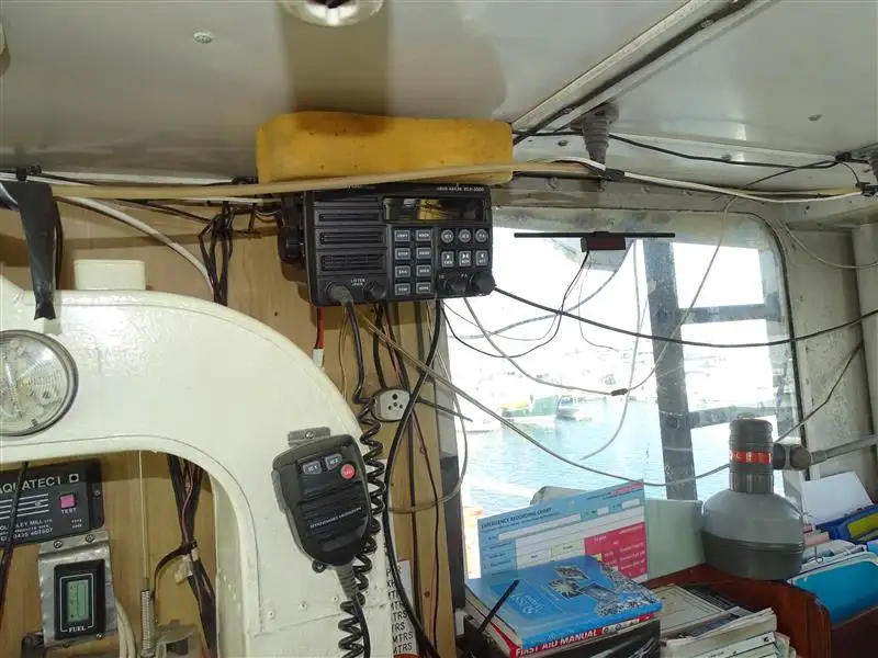 Tàu làm việc để bán