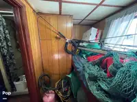Tàu kéo lưới để bán