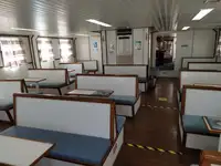 Tàu du lịch để bán